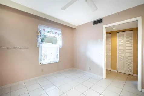 150 S Hollybrook Terrace Pembroke Pines FL 33025