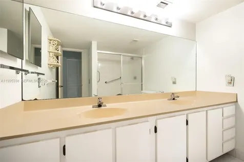 150 S Hollybrook Terrace Pembroke Pines FL 33025