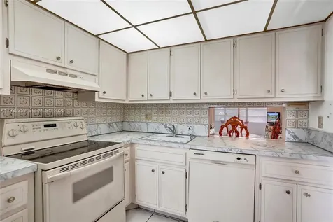 2800 NW 47th Terrace Lauderdale Lakes FL 33313