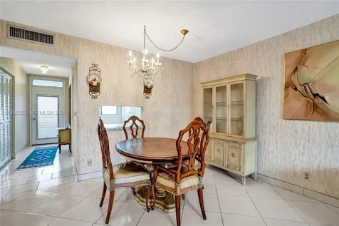 2800 NW 47th Terrace Lauderdale Lakes FL 33313