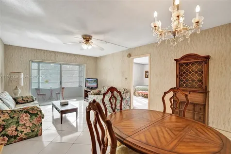 2800 NW 47th Terrace Lauderdale Lakes FL 33313