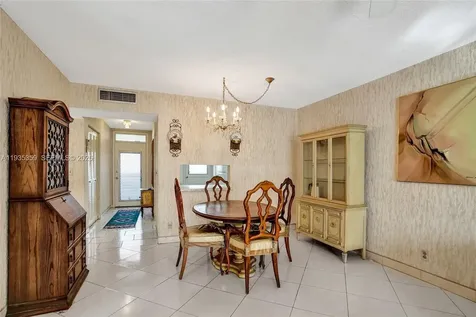2800 NW 47th Terrace Lauderdale Lakes FL 33313