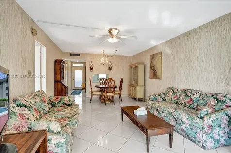 2800 NW 47th Terrace Lauderdale Lakes FL 33313