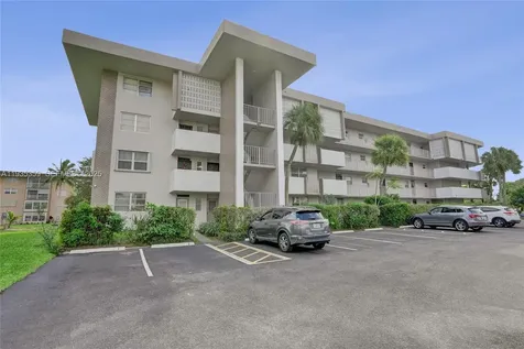 2800 NW 47th Terrace Lauderdale Lakes FL 33313