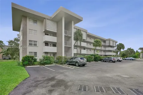 2800 NW 47th Terrace Lauderdale Lakes FL 33313