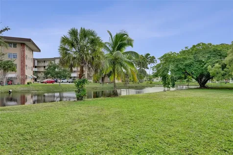 2800 NW 47th Terrace Lauderdale Lakes FL 33313