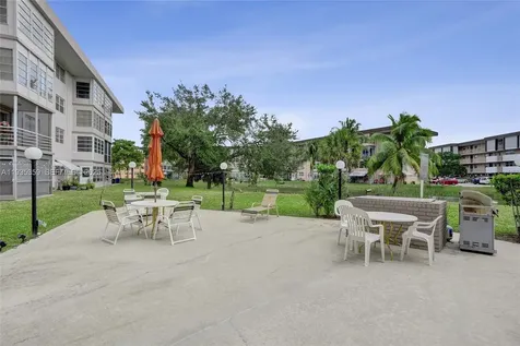2800 NW 47th Terrace Lauderdale Lakes FL 33313