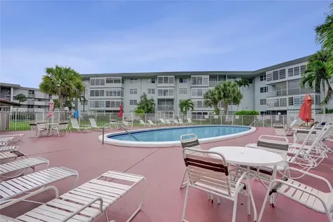 2800 NW 47th Terrace Lauderdale Lakes FL 33313