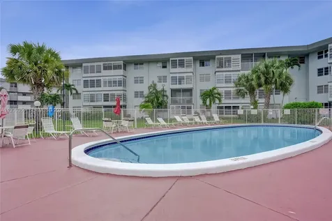2800 NW 47th Terrace Lauderdale Lakes FL 33313