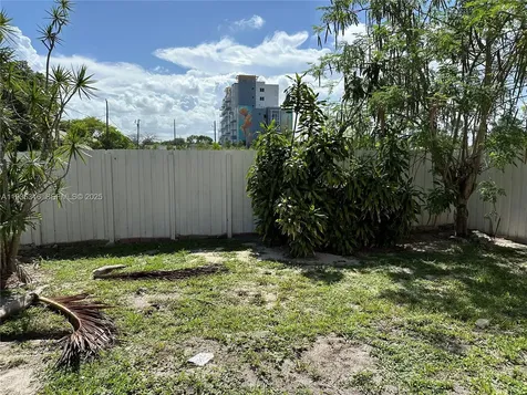 708 SE 3rd Avenue Extension Hallandale Beach FL 33009
