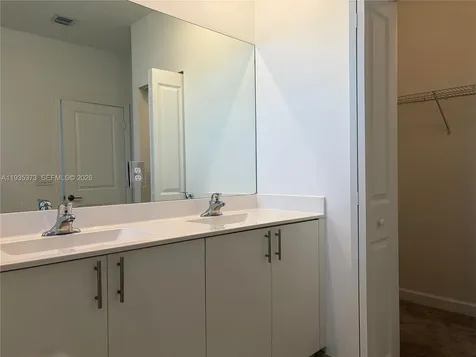 2661 SE 10th Street Homestead FL 33035