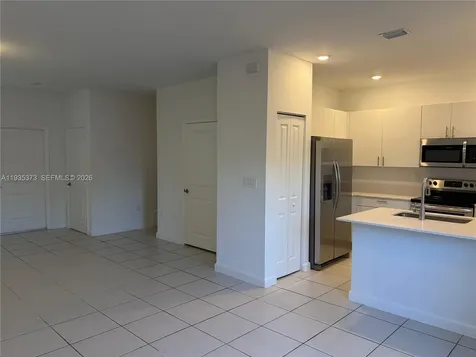 2661 SE 10th Street Homestead FL 33035