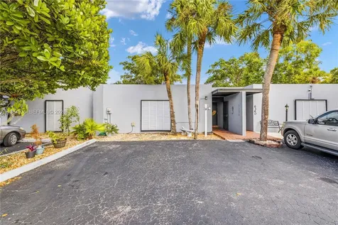 6358 Milk Wagon Lane Miami Lakes FL 33014