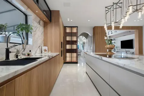 176 S Hibiscus Drive Miami Beach FL 33139