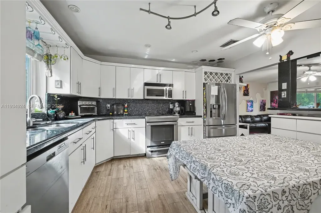 2864 SW 16th Street Fort Lauderdale FL 33312