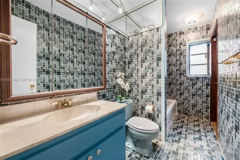 7524 SW 78th Terrace Miami FL 33143