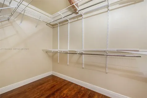 7524 SW 78th Terrace Miami FL 33143