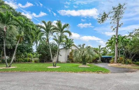 7524 SW 78th Terrace Miami FL 33143