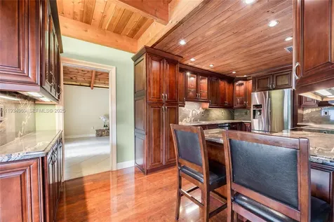 7524 SW 78th Terrace Miami FL 33143