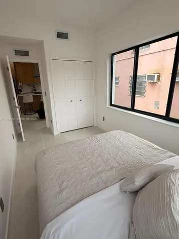 2436 SW 7th Street Miami FL 33135