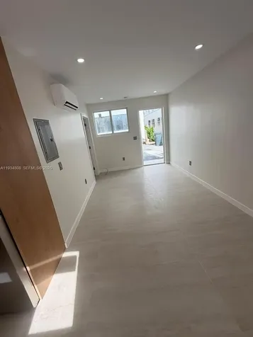 2436 SW 7th Street Miami FL 33135
