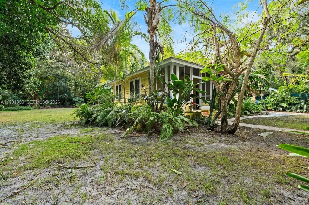 3972 Loquat Avenue Miami FL 33133