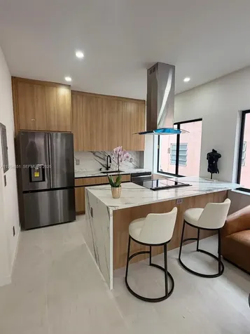 2436 SW 7th Street Miami FL 33135