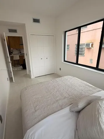 2436 SW 7th Street Miami FL 33135