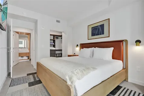11 NE 6th Miami FL 33132