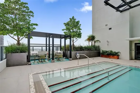 11 NE 6th Miami FL 33132