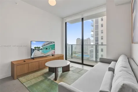 11 NE 6th Miami FL 33132