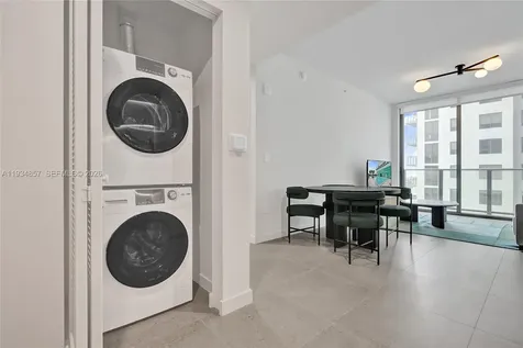 11 NE 6th Miami FL 33132