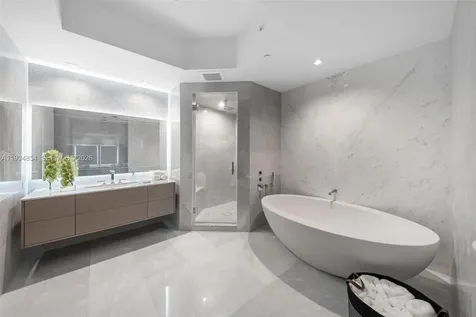 18501 Collins Avenue Sunny Isles Beach FL 33160