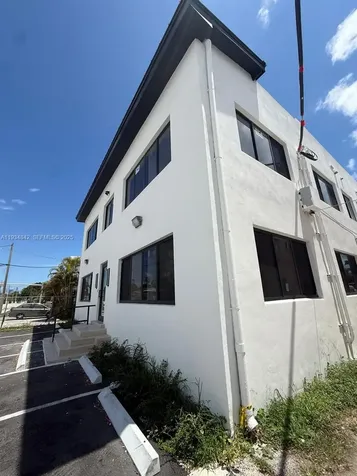 2436 SW 7th Street Miami FL 33135