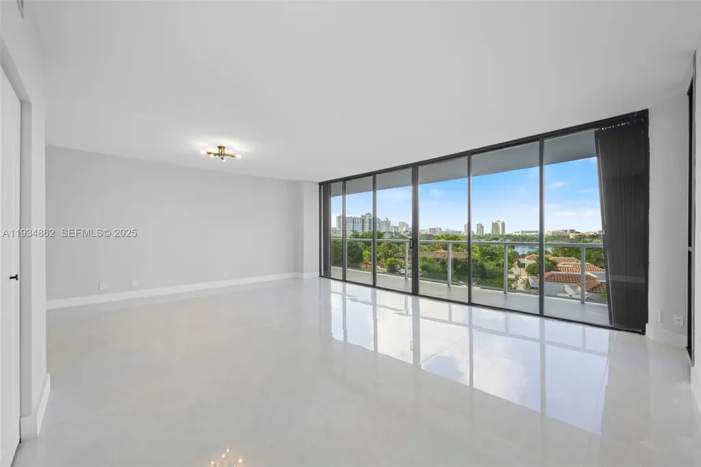 20281 E Country Club Drive Aventura FL 33180