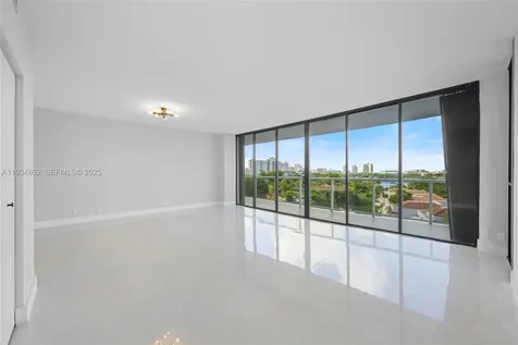20281 E Country Club Drive Aventura FL 33180