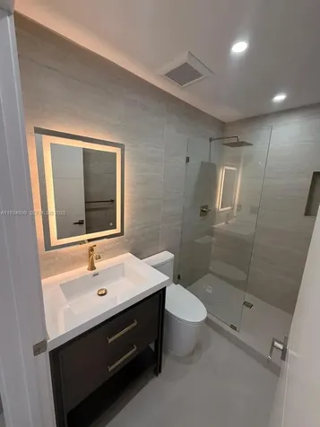 2436 SW 7th Street Miami FL 33135