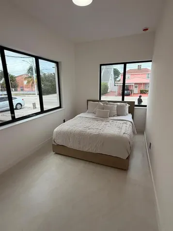 2436 SW 7th Street Miami FL 33135