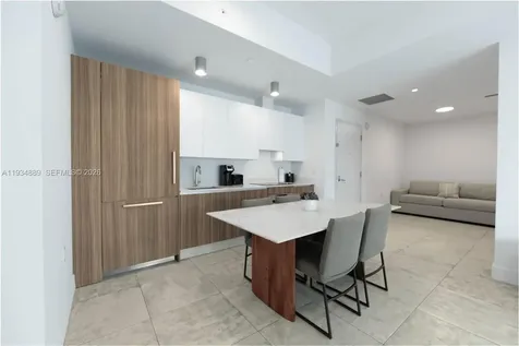 239 SW 9th Street Miami FL 33130
