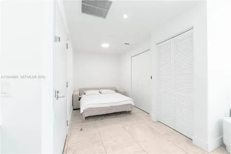 239 SW 9th Street Miami FL 33130