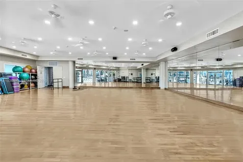 3340 NE 190th Street Aventura FL 33180