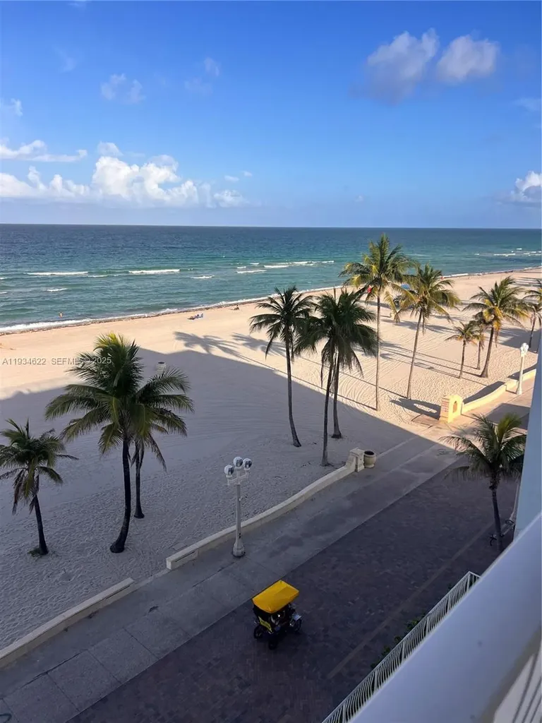 300 Oregon Street Hollywood FL 33019