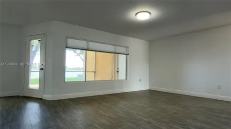 2445 NW 33rd Street Oakland Park FL 33309