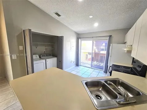 7762 W 34th Lane Hialeah FL 33018