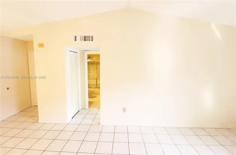 464 NE 210th Cir Terrace Miami FL 33179