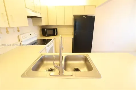 464 NE 210th Cir Terrace Miami FL 33179