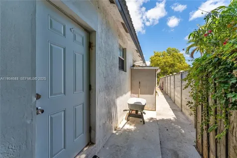 15519 SW 182nd Lane Miami FL 33187