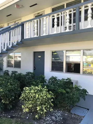 243 Sheffield J West Palm Beach FL 33417