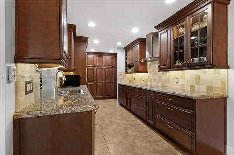 3401 NE 21st Avenue Lighthouse Point FL 33064