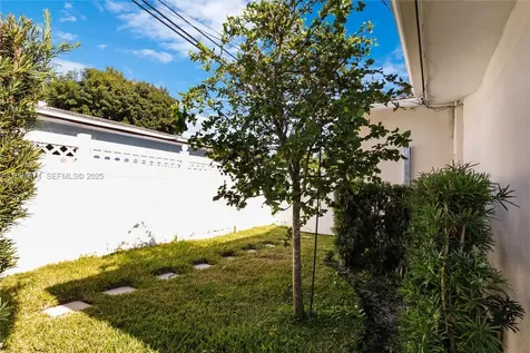 3401 NE 21st Avenue Lighthouse Point FL 33064